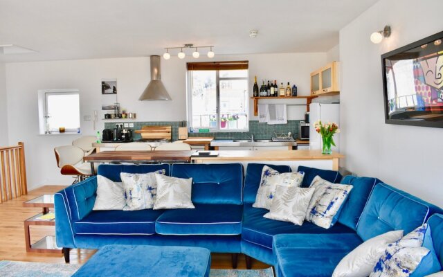 Three Bedroom Penthouse in Brighton