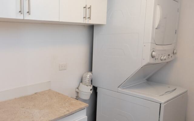 Elements Penthouse 6 3 Bedroom Condo by RedAwning