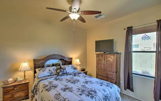 10 Mi to Downtown: Phoenix Casita w/ Patio!