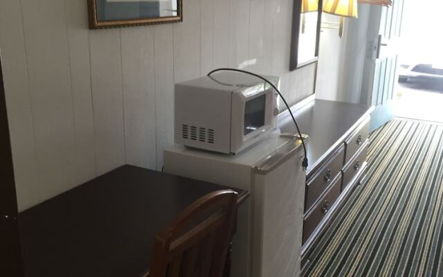 Scottish Inn & Suites