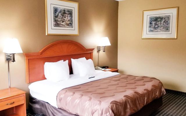 Quality Inn & Suites Cincinnati Sharonville