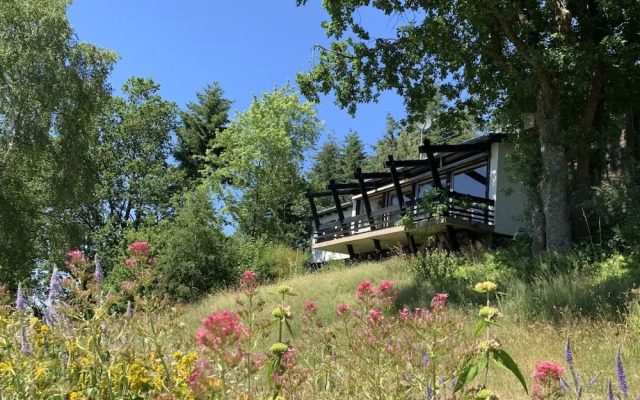 Modern Holiday Home With big Garden Near Forest