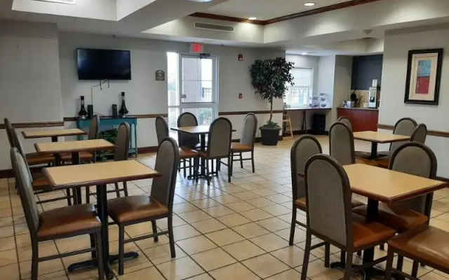 Microtel Inn & Suites by Wyndham Starkville