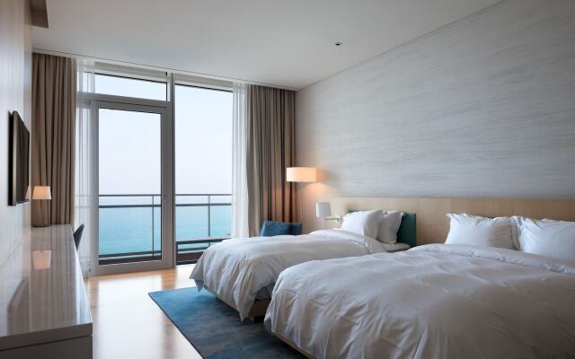 SEAMARQ Hotel