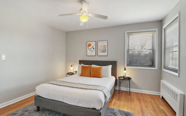 Cozy 2BR Apt Near Parks - Kimball A2