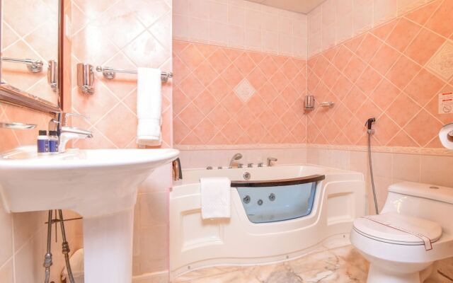 CAPITAL O 456 Almansour Grand Hotel