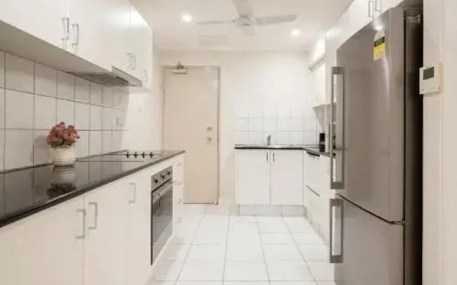 Horizons on Harry Chan Apartment
