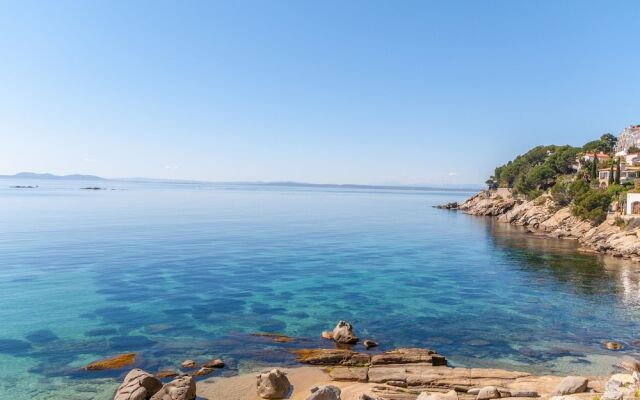 Spacious Holiday Home in L'escala With Swimming Pool