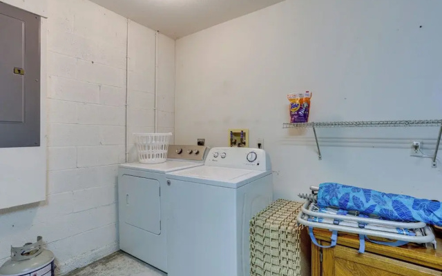Jensen Beach Home w/ Heated Pool!