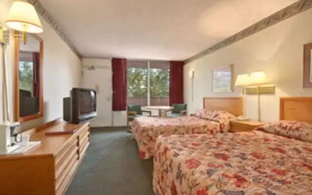 Ramada Rivers Edge Conference Center Roanoke
