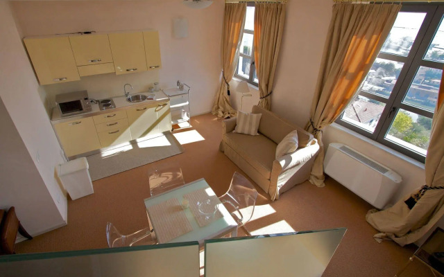 Miramare Apartments & Suites