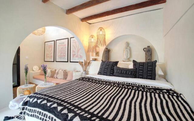 Loft Style Private Bungalow Seminyak 1 bedroom