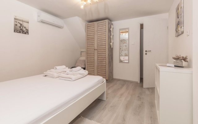 House Punat Residence