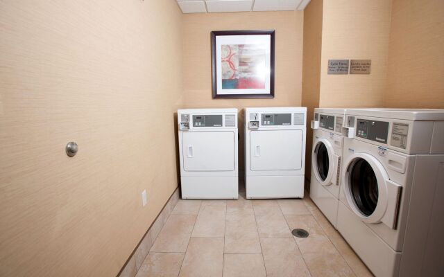 Courtyard by Marriott Evansville East