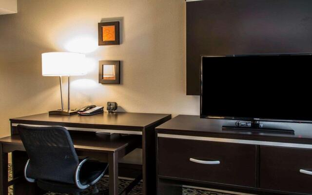 Comfort Suites Fort Lauderdale Airport South & Cruise Port