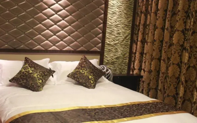 Piaget Apartment