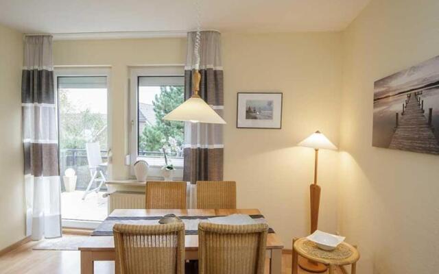 Ferienwohnung-4-mit-Sonnenbalkon-im-Landhaus-Hubertus-Duhnen