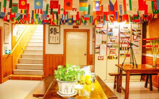 Xindeqing Youth Hostel