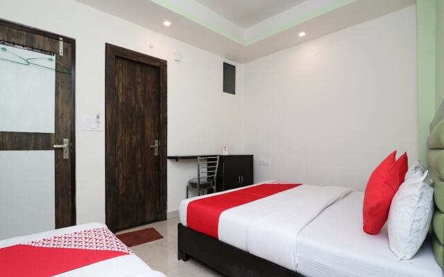 OYO 14801 Hotel Ganges Glory