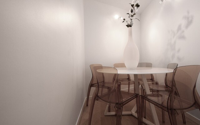 Bridgestreet Champs Elysees