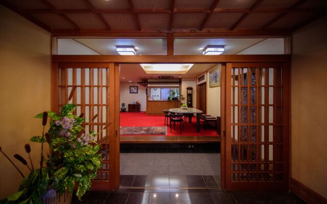 Yufuin Onsen Wafu Ryokan Tsuenosho