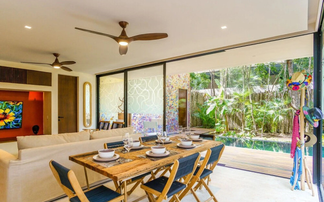 Gorgeous Flowy Space with Wrap-around Private Pool