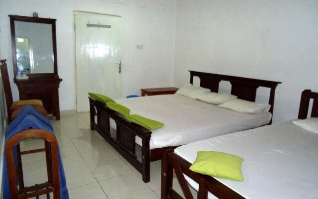 Triinco Huts