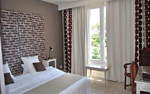 Les Aubuns Country Hôtel