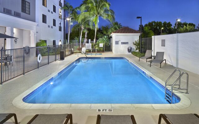 Courtyard By Marriott Stuart