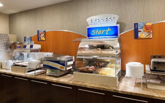 Holiday Inn Express Philadelphia Airport by IHG