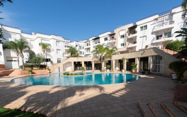 Superbe appartement avec piscine à Harhoura Témara