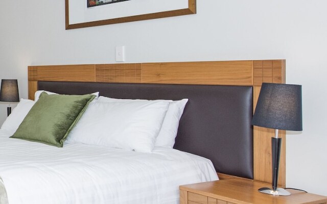 Best Views, Stunning Heritage, Pool, Gym & Car Park – Guest Rooms – Auckland