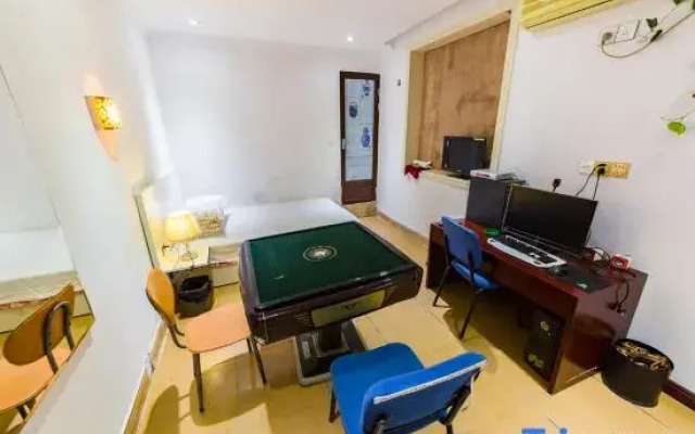 Nanchang Hongshun Hotel (Shuanggang Subway Station Branch)