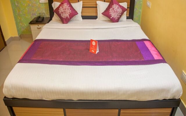 OYO 10673 Time Palace Residency