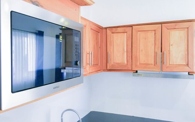 Cavilla Hotel & Apartment