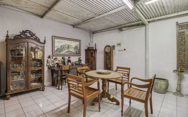 RedDoorz Hostel near Adisucipto Airport Yogyakarta