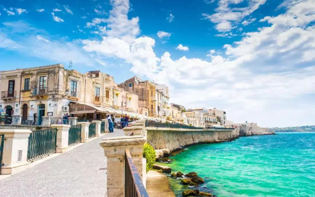 Sealands 50 meters from the beach with wifi