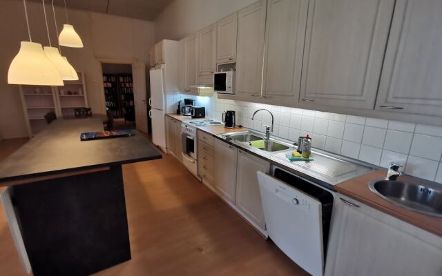 Immaculate Residence 5-bed Apartment in Kotka