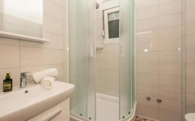 Amazing Apartment in Drvenik With 1 Bedrooms and Wifi