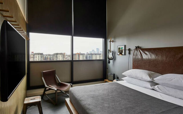 MOXY Minneapolis Uptown