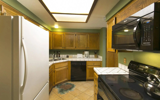 Aspen Creek by 101 Great Escapes
