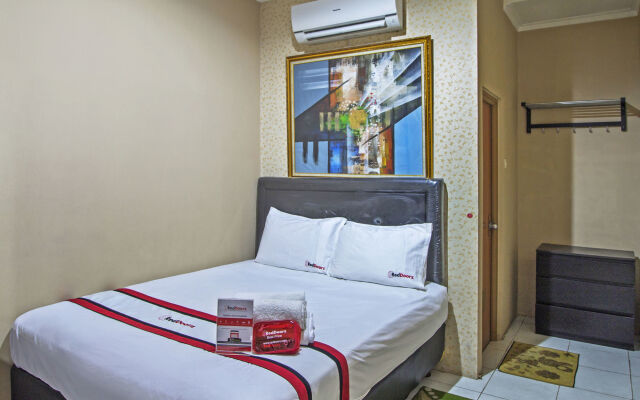 RedDoorz @ Slipi Jaya