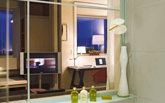 Standing Hotel Suites
