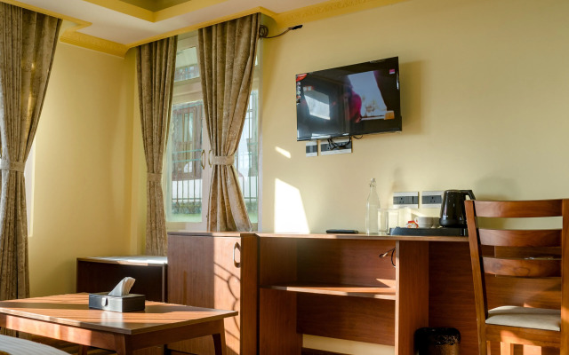 Sharolyn Boutique Hotel