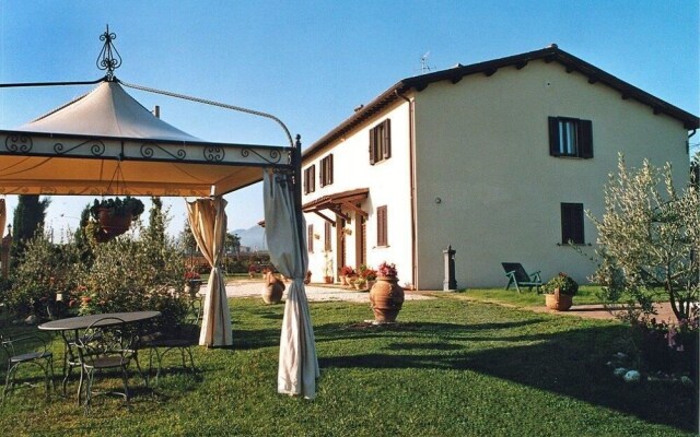 The Sunflower Apartment in a Farmhouse