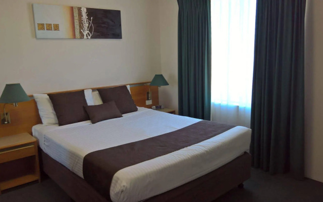 Mid City Motor Inn