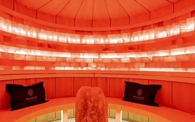 Botaniq Castle Of Tura