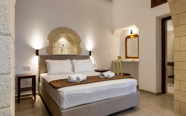 The Owl House Near Chania City Centre