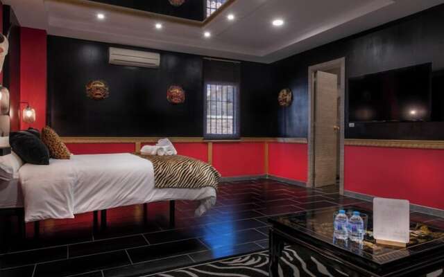 Molucano Themed Rooms