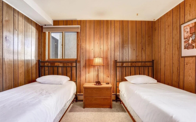 Red Feather 5 Bedroom Home by Redawning